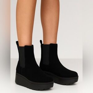 2263- Calvin Klein Jeans Black Platform Suede Ankle Boots Size 7.5